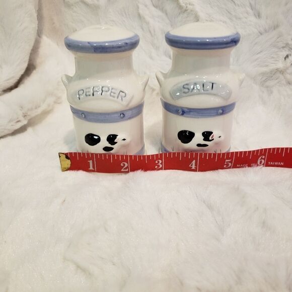 Salt & Pepper Shakers - Picture 8 of 9